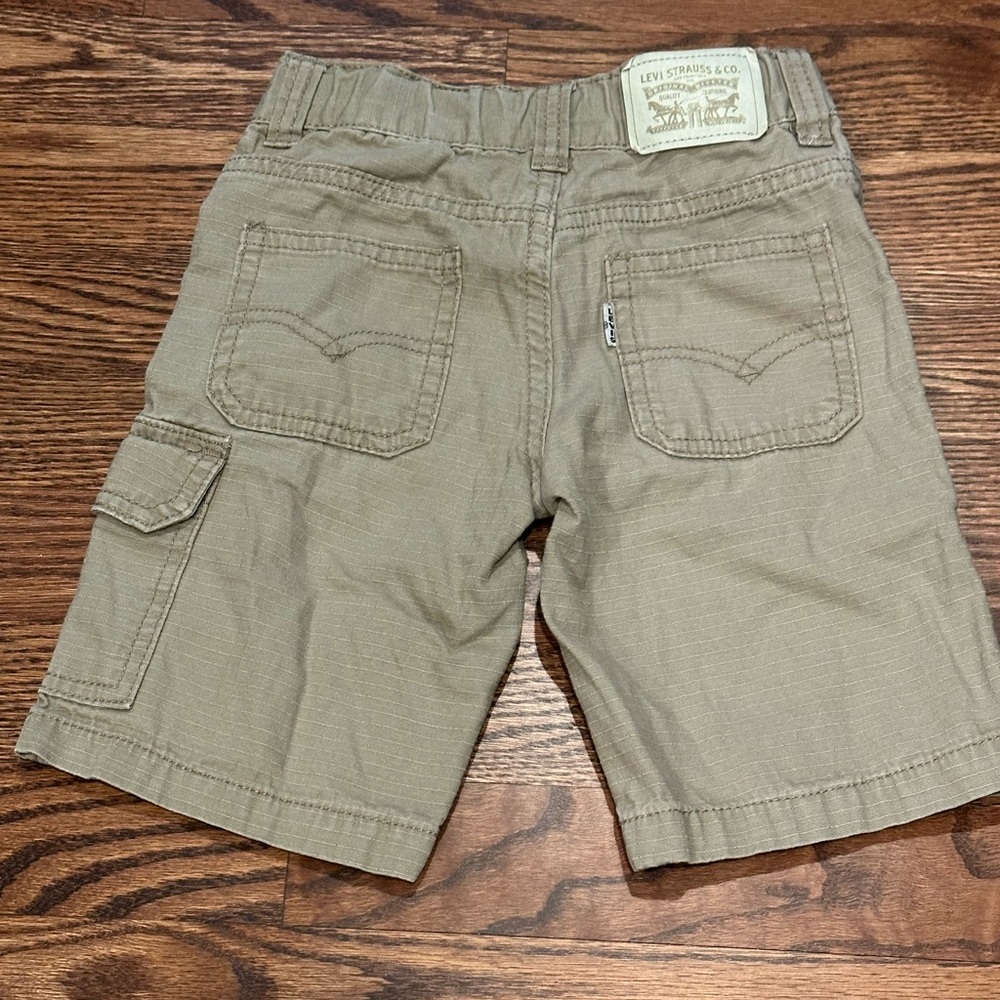 Levi's Toddler Kid’s Tan Cargo Shorts with adjustable cinching waist size 3T